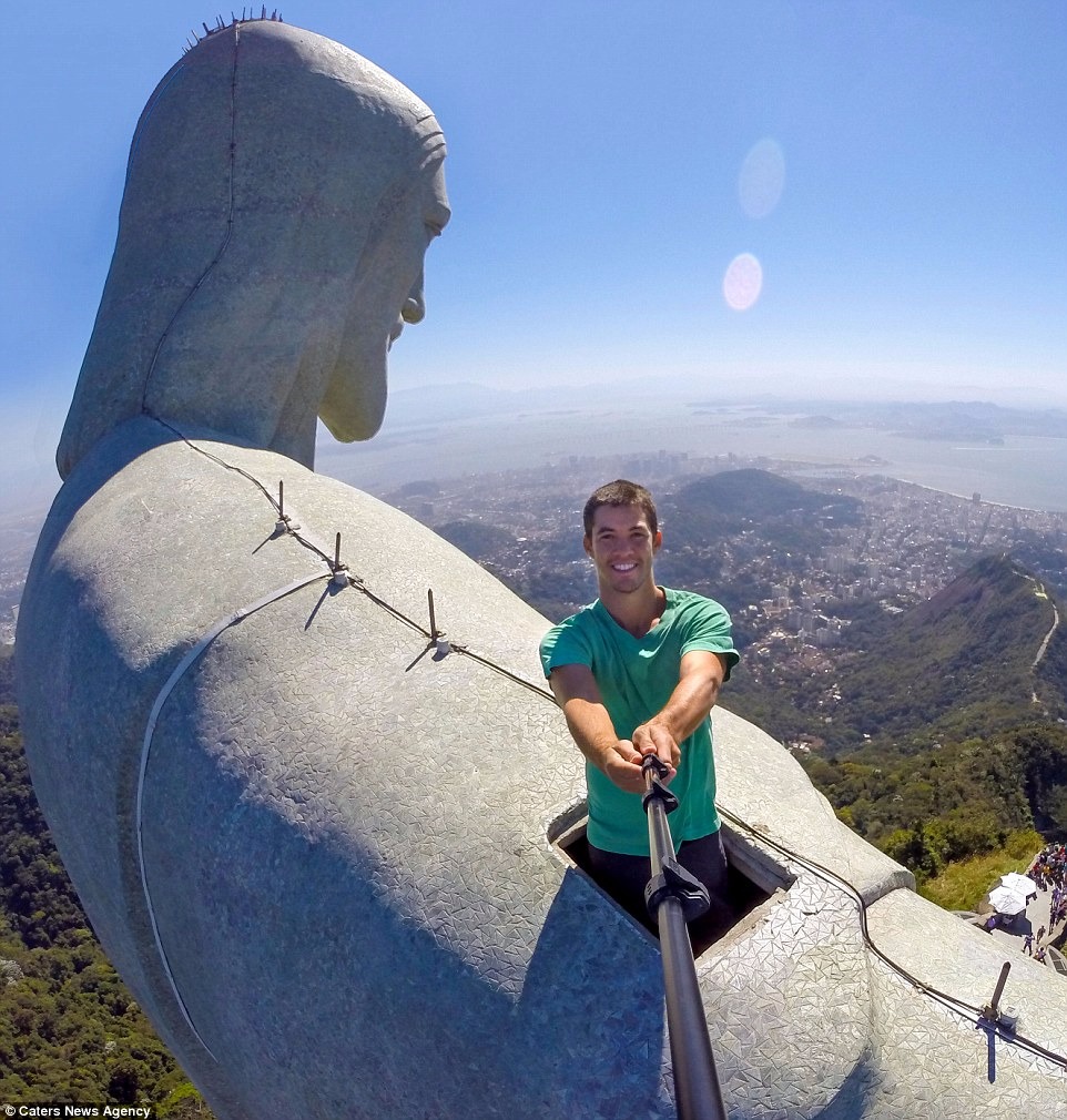 Bu Abi Varken Bizim Selfie Koymamız Olmadı!