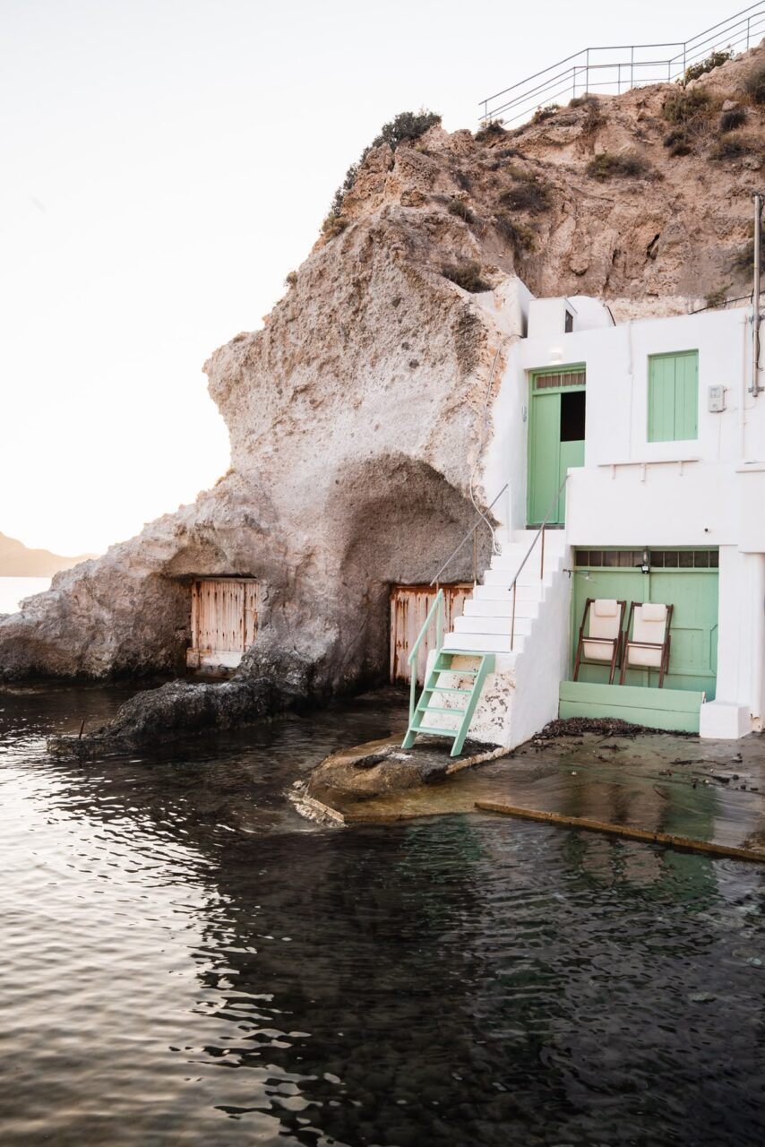 Milos Konaklama Rehberi